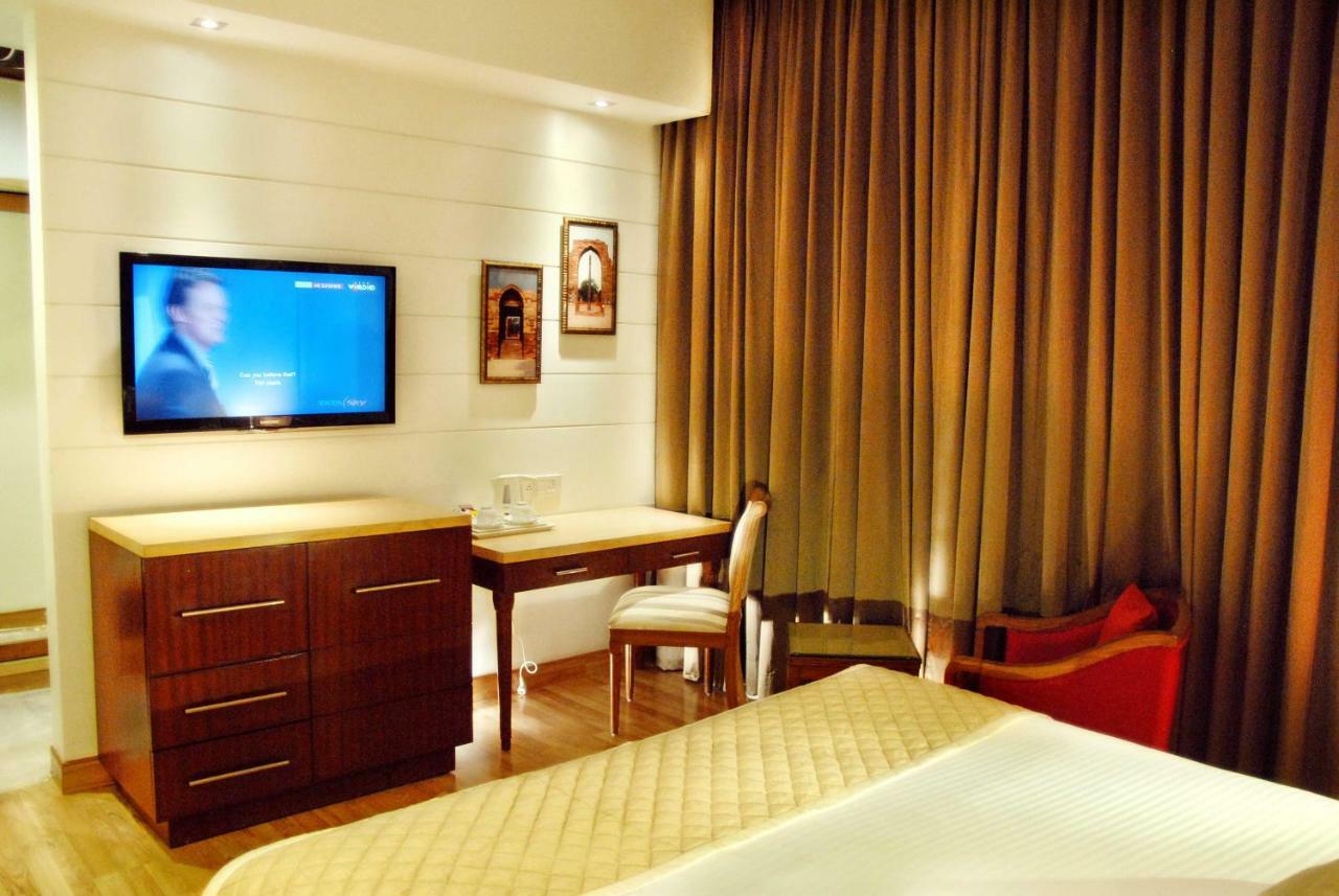 Hotel Jivitesh Дели Экстерьер фото