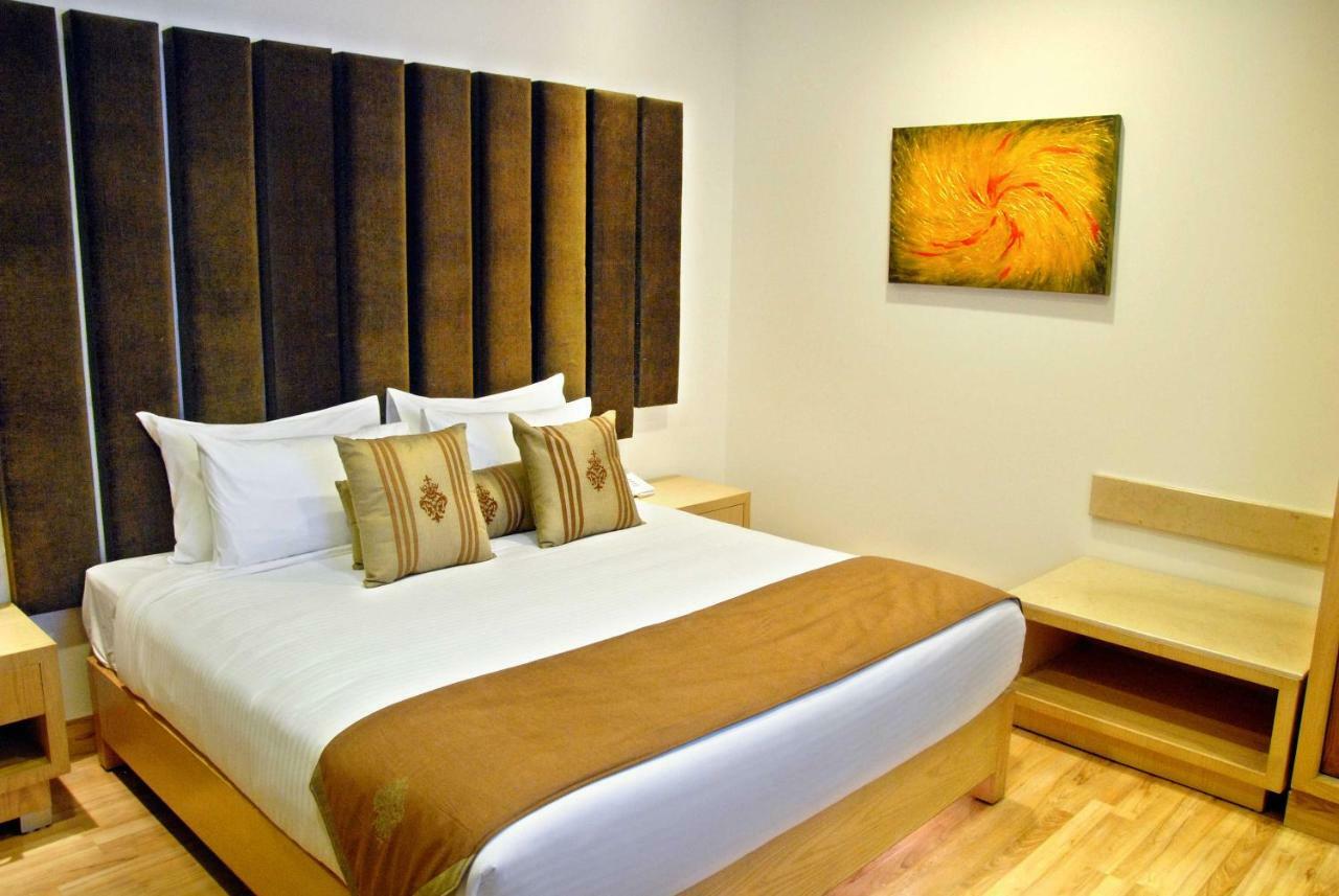 Hotel Jivitesh Дели Экстерьер фото