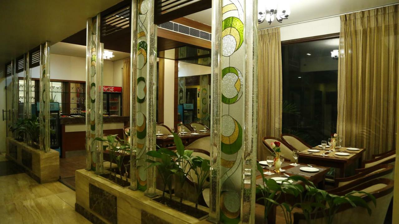 Hotel Jivitesh Дели Экстерьер фото