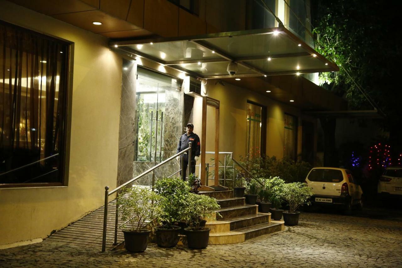 Hotel Jivitesh Дели Экстерьер фото
