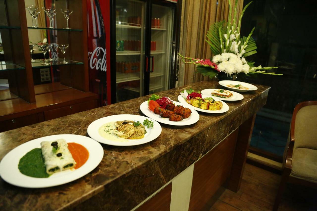 Hotel Jivitesh Дели Экстерьер фото