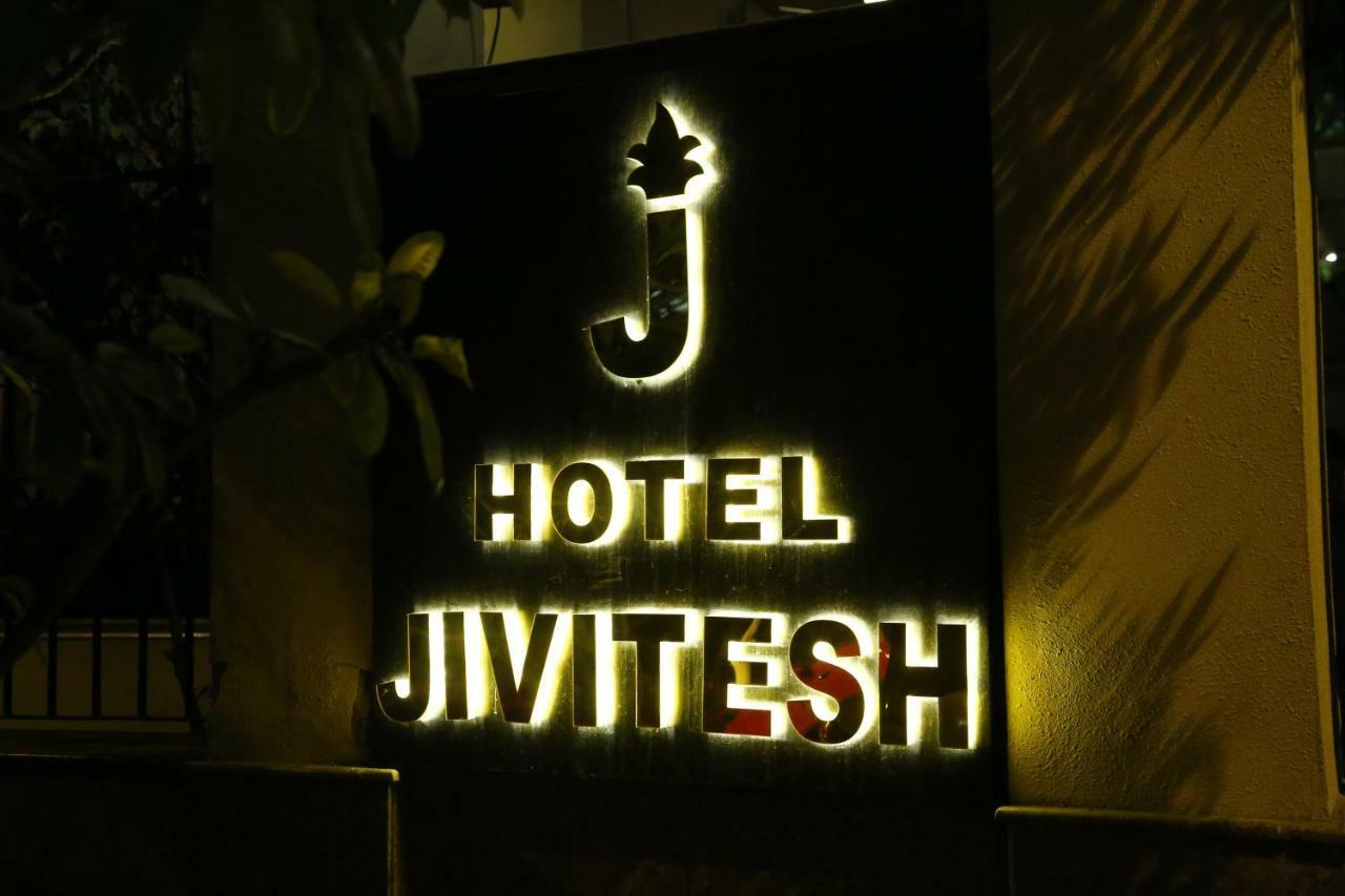Hotel Jivitesh Дели Экстерьер фото